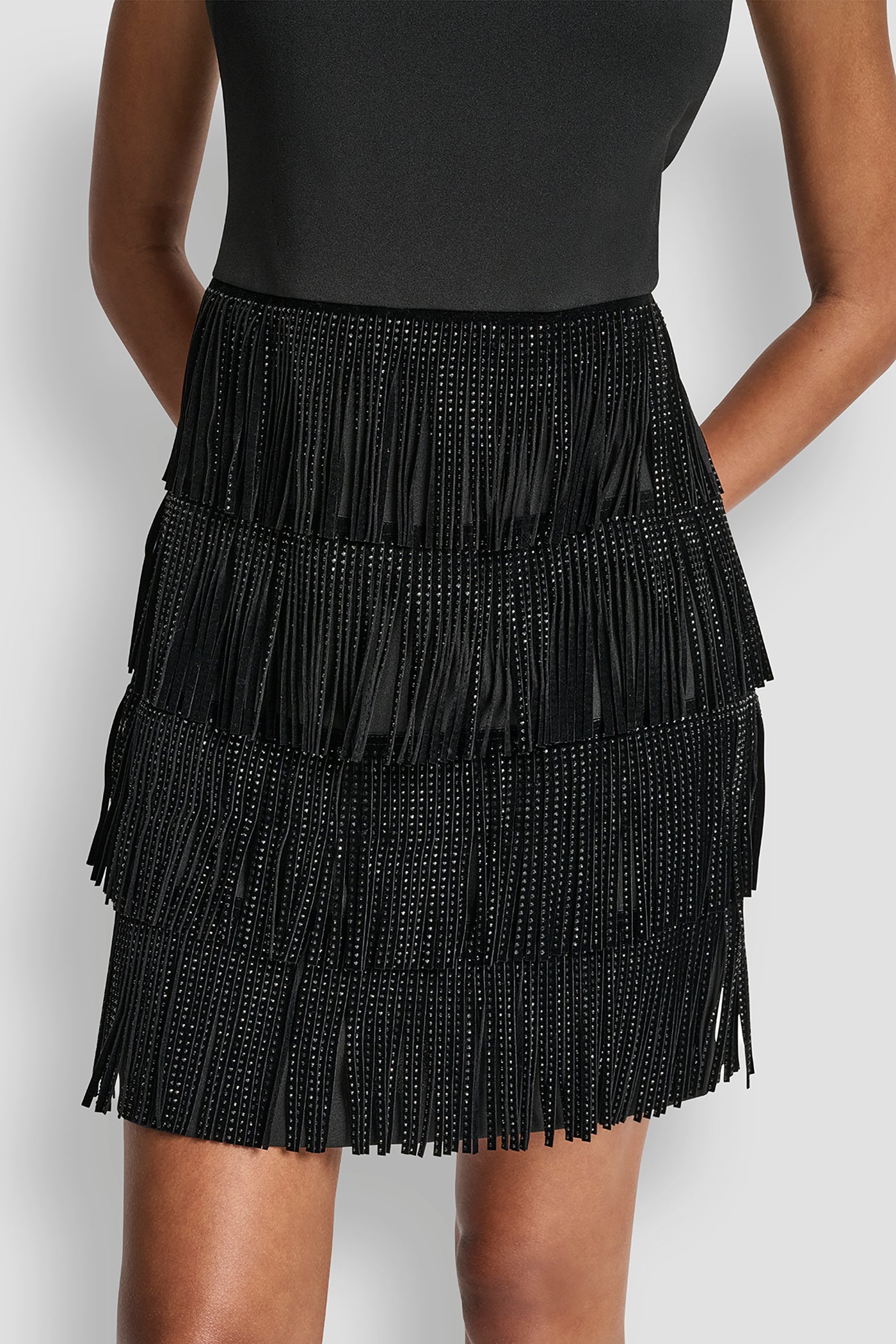 SLEEVELESS SHIFT DRESS WITH TIERED SKIRT - Image 5