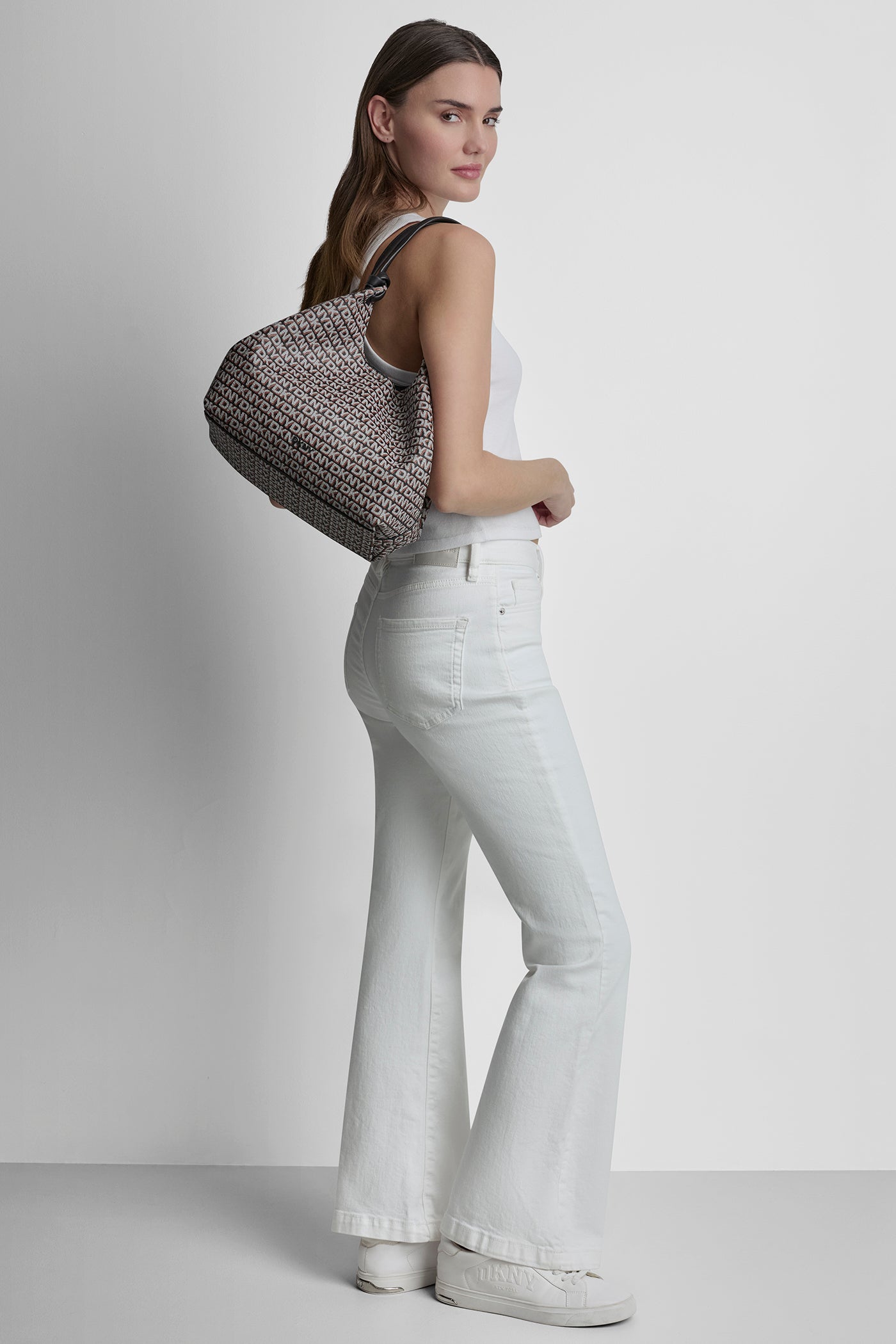 PAULA NEW YORK LOGO MEDIUM COMMUTER TOTE - Image 8