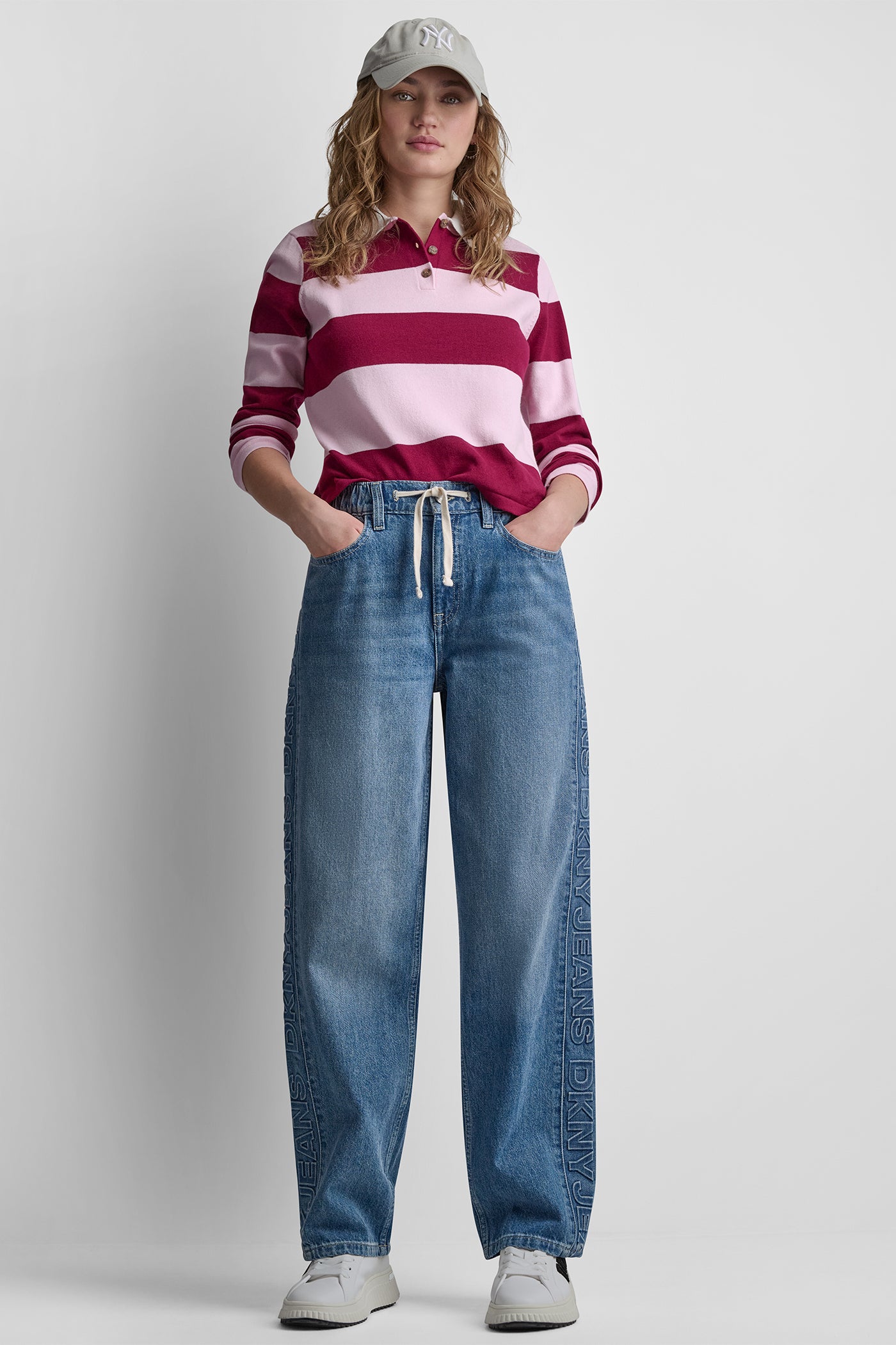 MID-RISE STRAIGHT LEG WITH LOGO DETAIL - Image 6