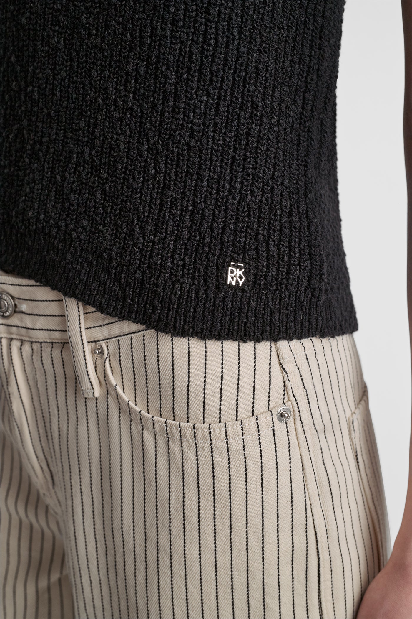 V-NECK SWEATER TANK - Image 6