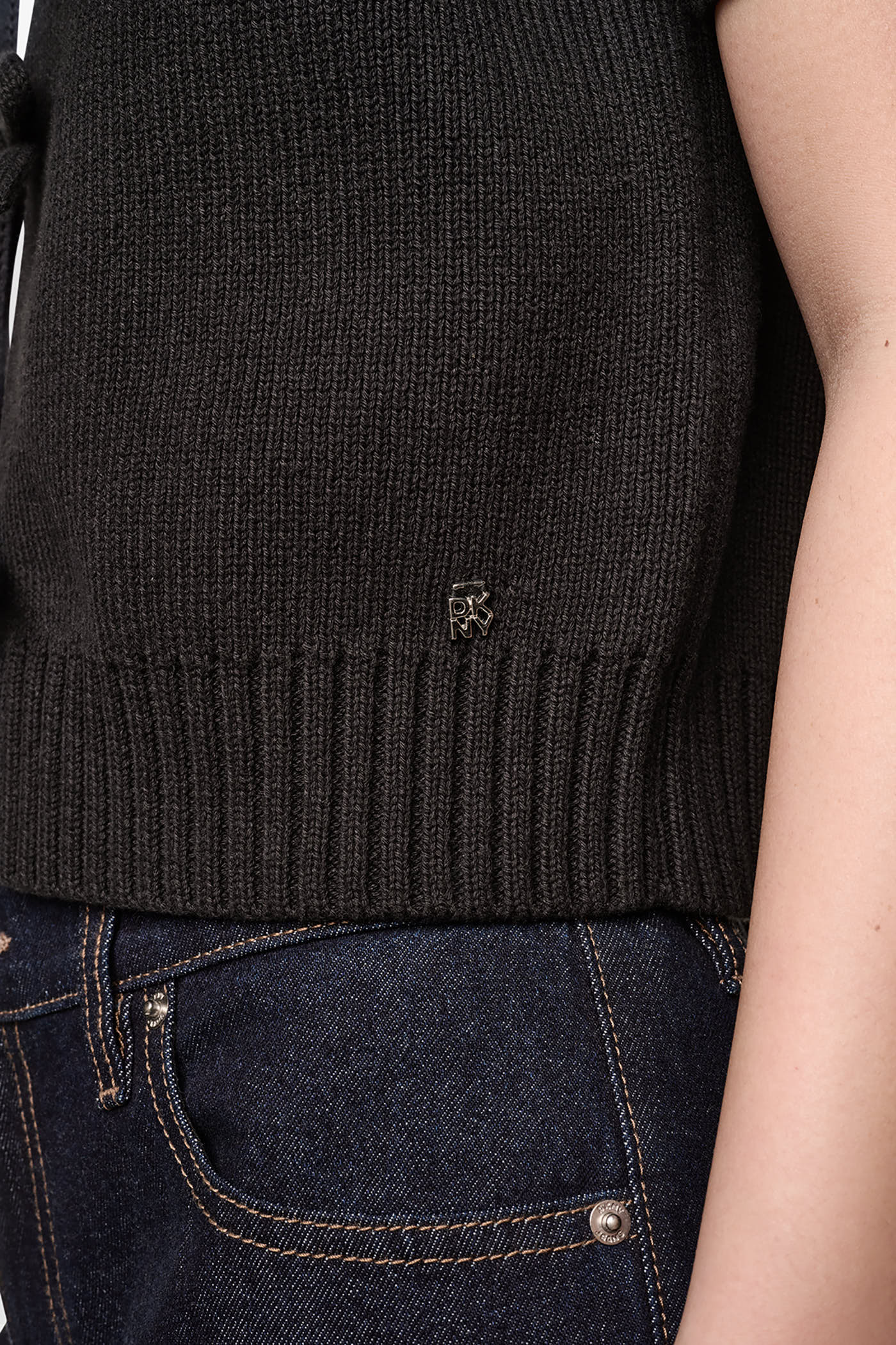 SHORT SLEEVE TIE FRONT POLO SWEATER - Image 7