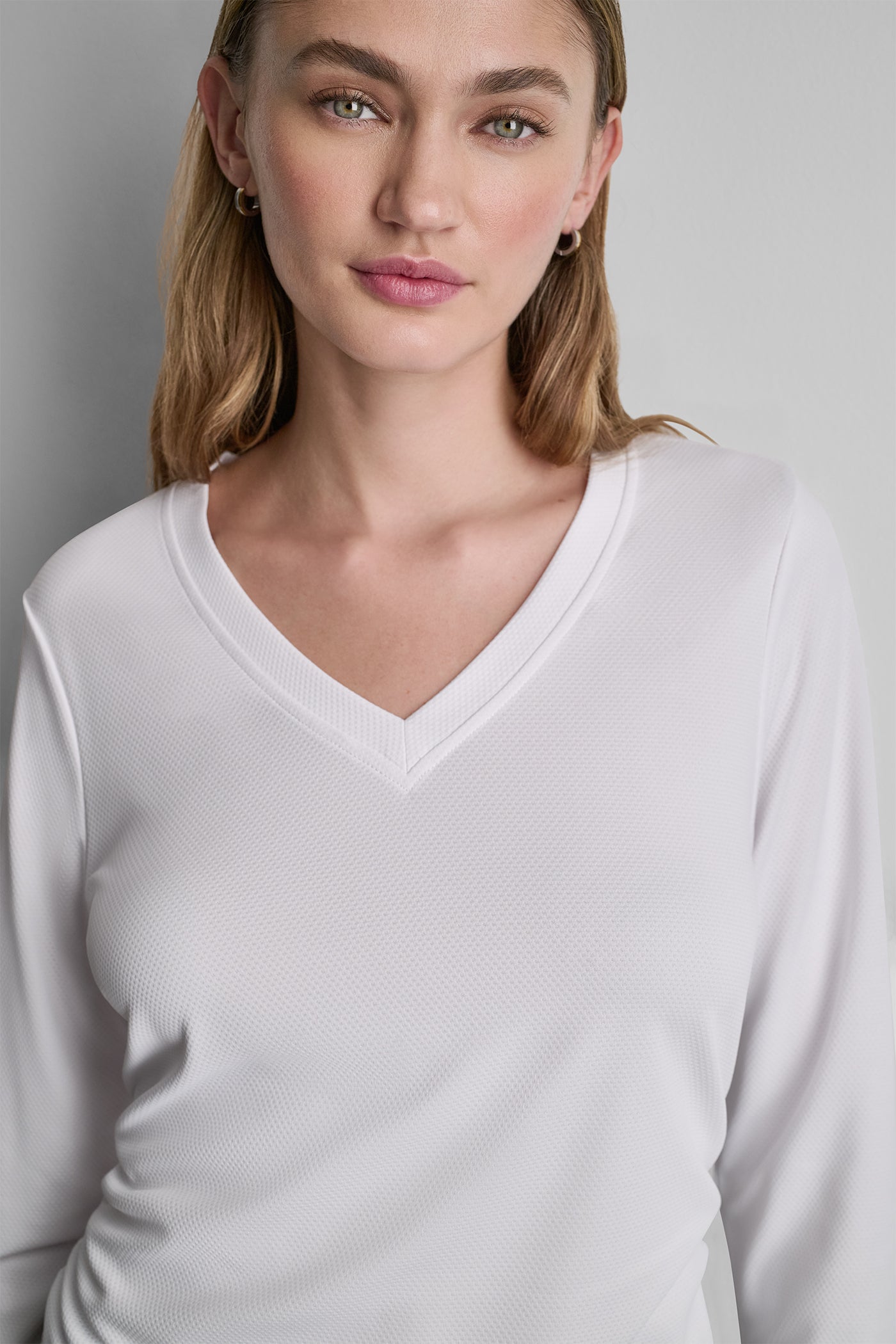 LONG SLEEVE V-NECK TECH TEE - Image 2