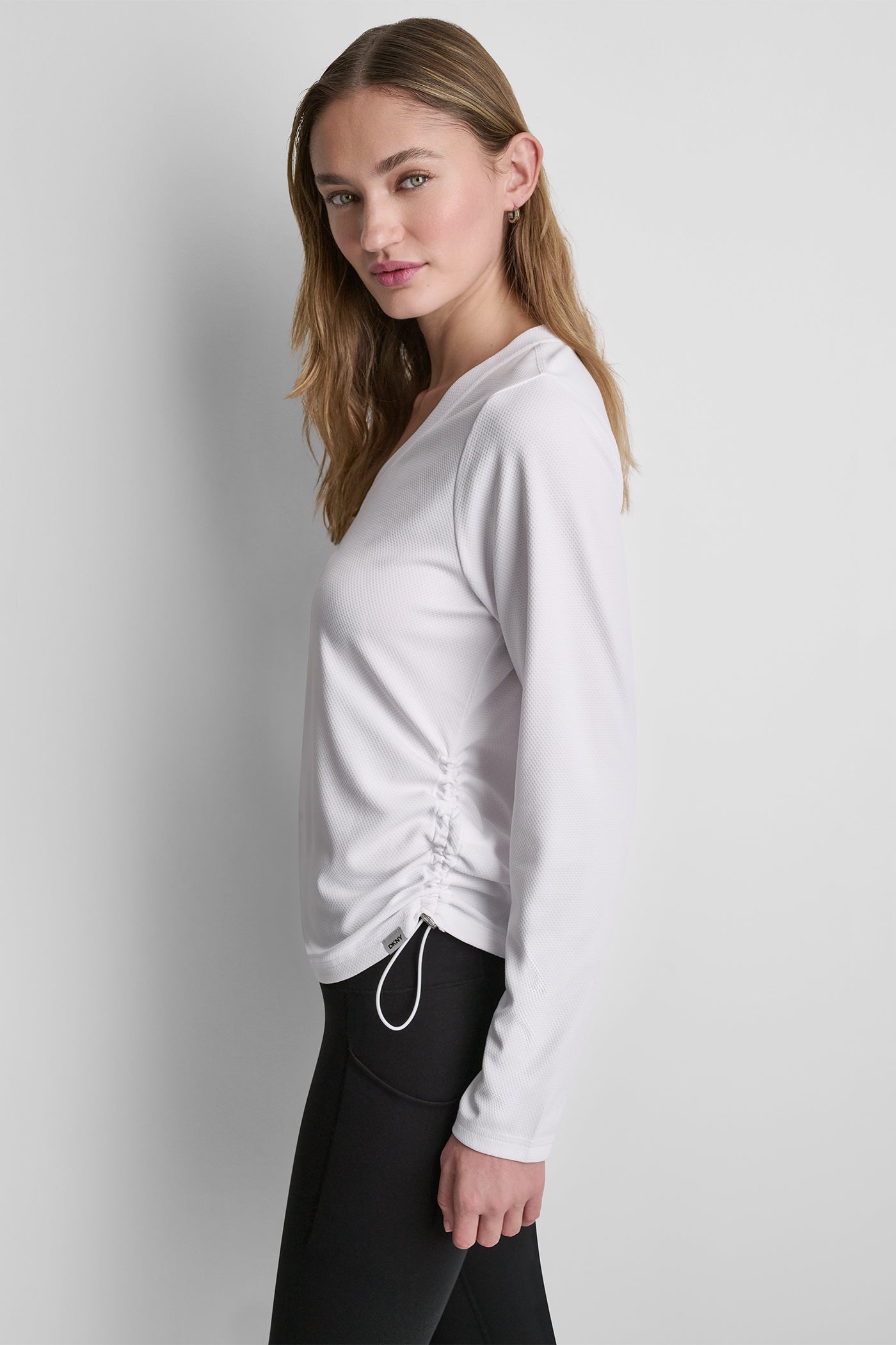 LONG SLEEVE V-NECK TECH TEE - Image 4