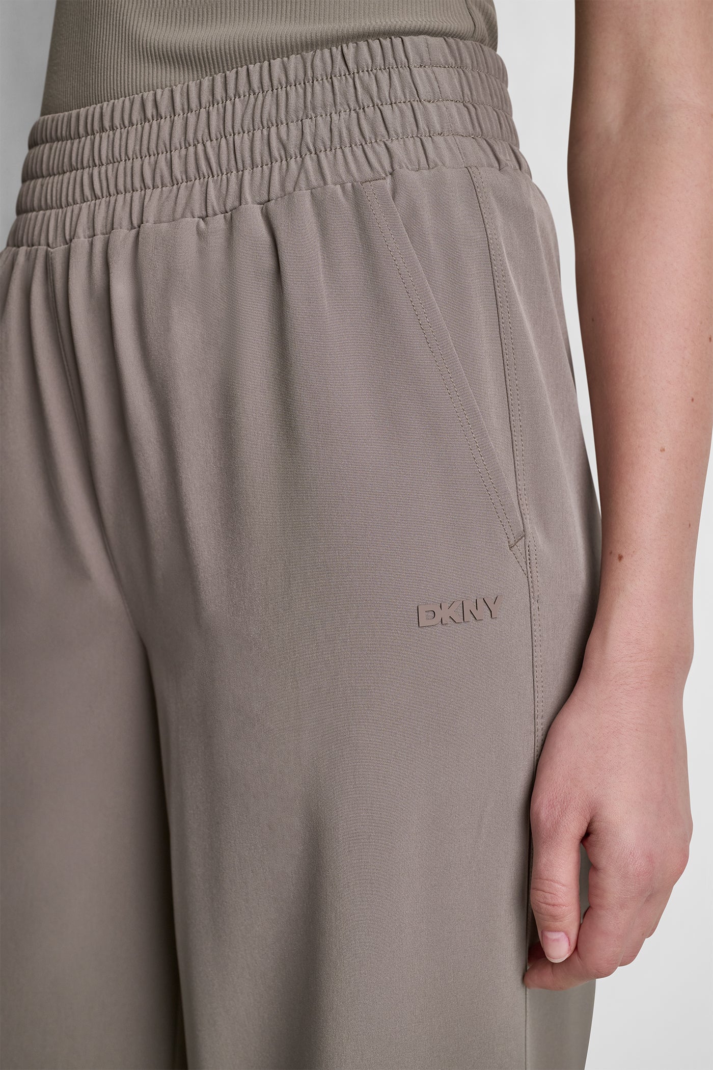 HUDSON STRETCH HIGH-RISE WIDE LEG PANT - Image 5