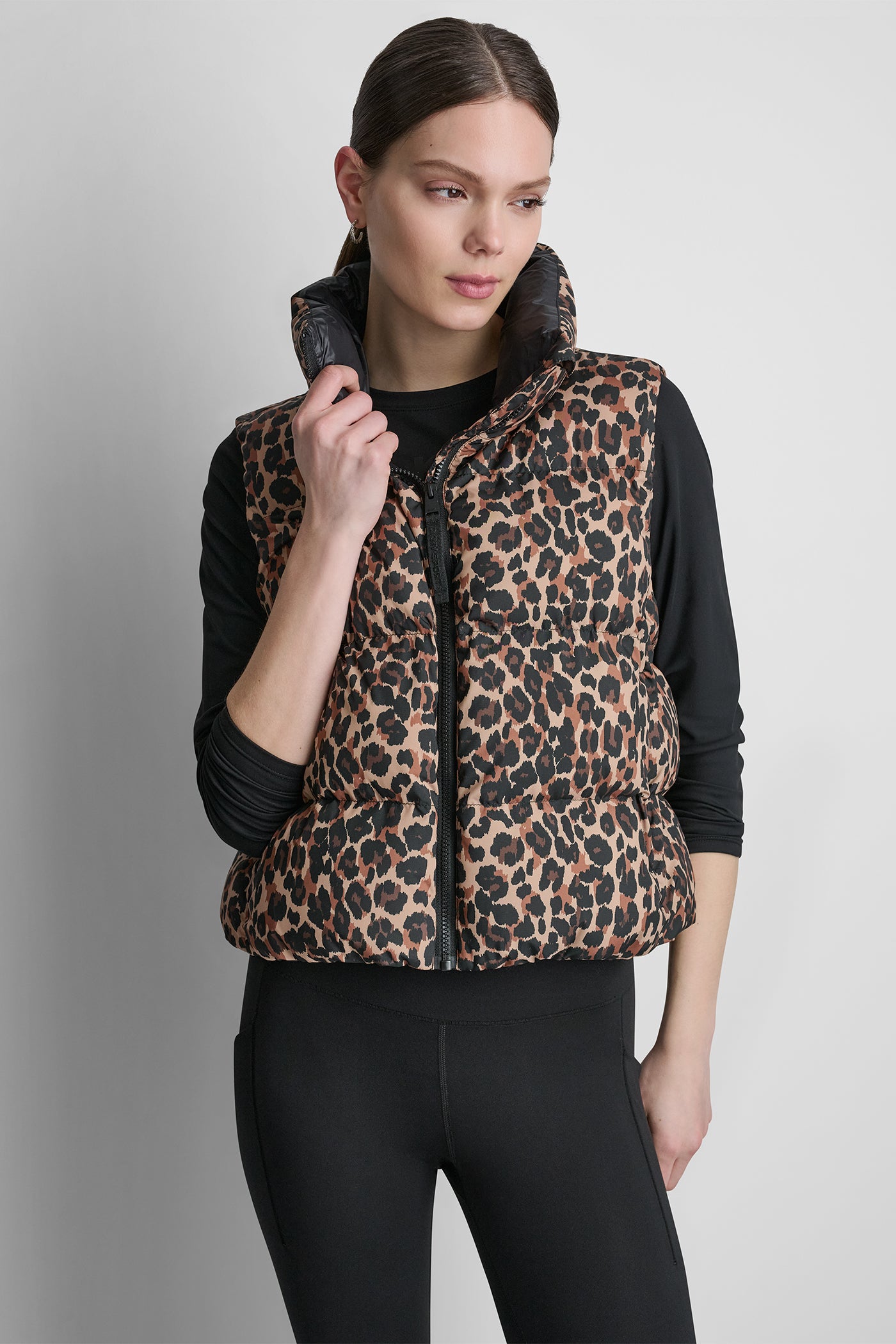 PRINTED MOCK NECK VEST - Image 6