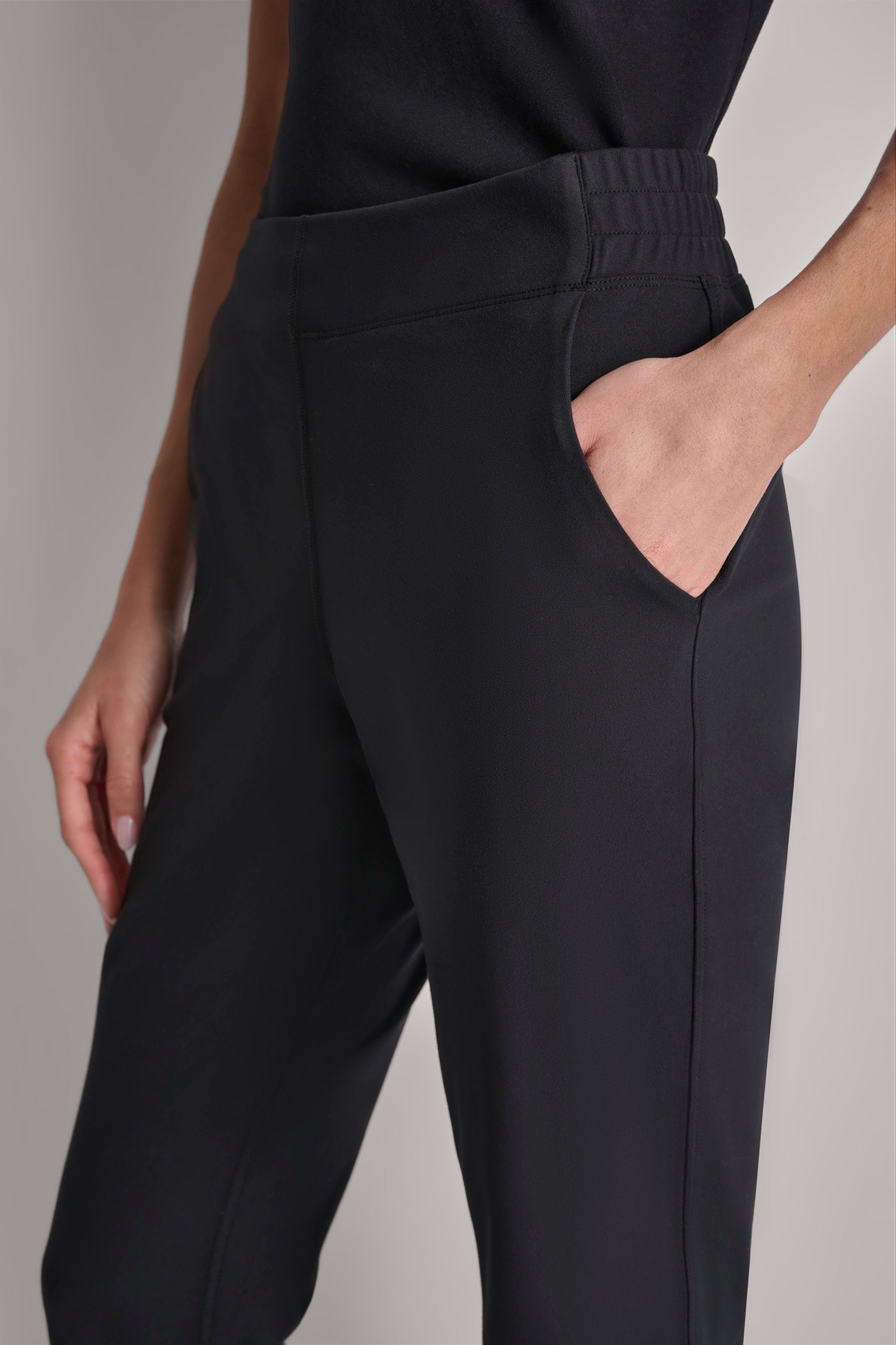 CROPPED MID-RISE BALANCE COMPRESSION SKINNY PANT - Image 4