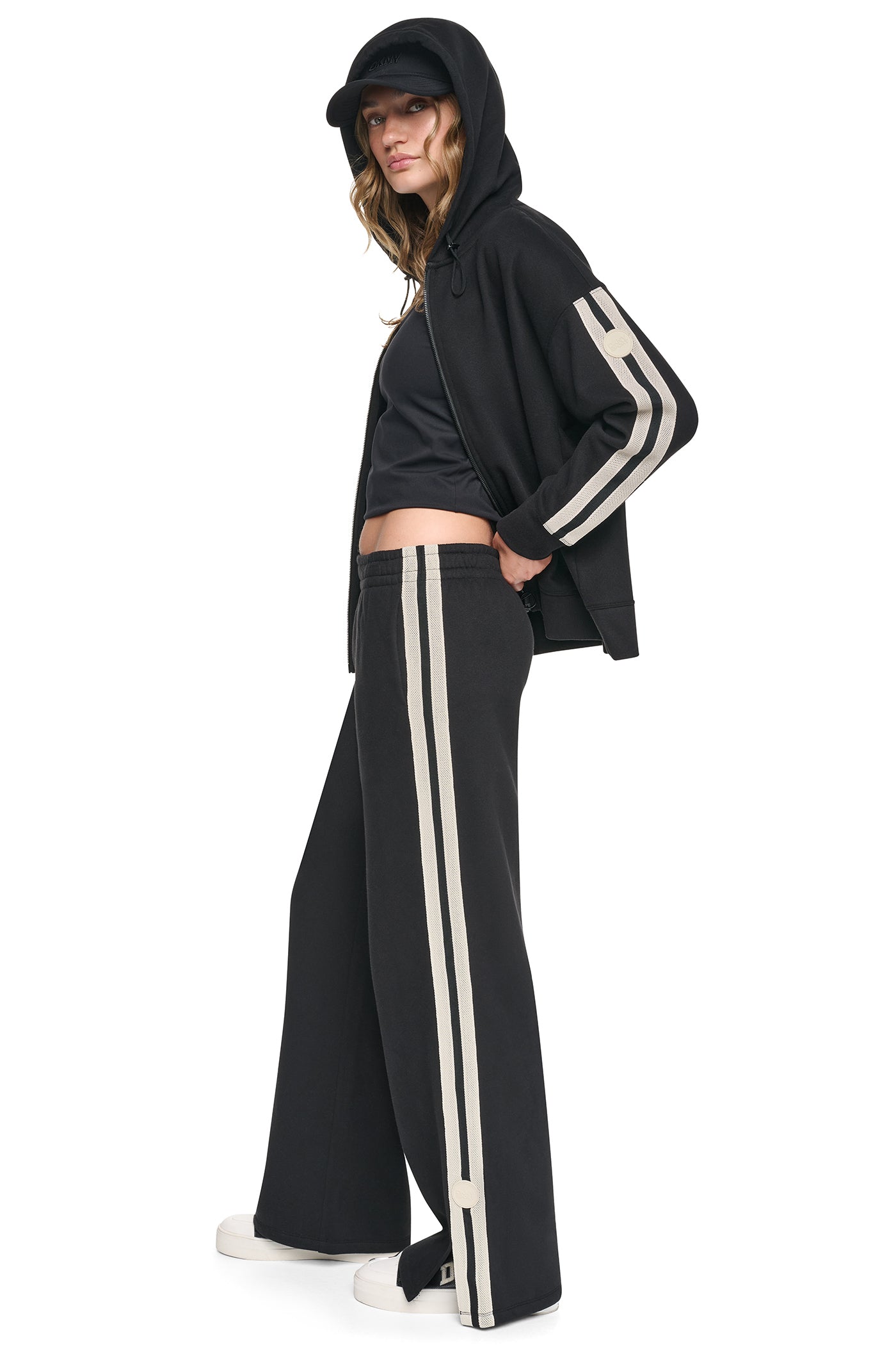HIGH-RISE STRAIGHT LEG TRACK PANT