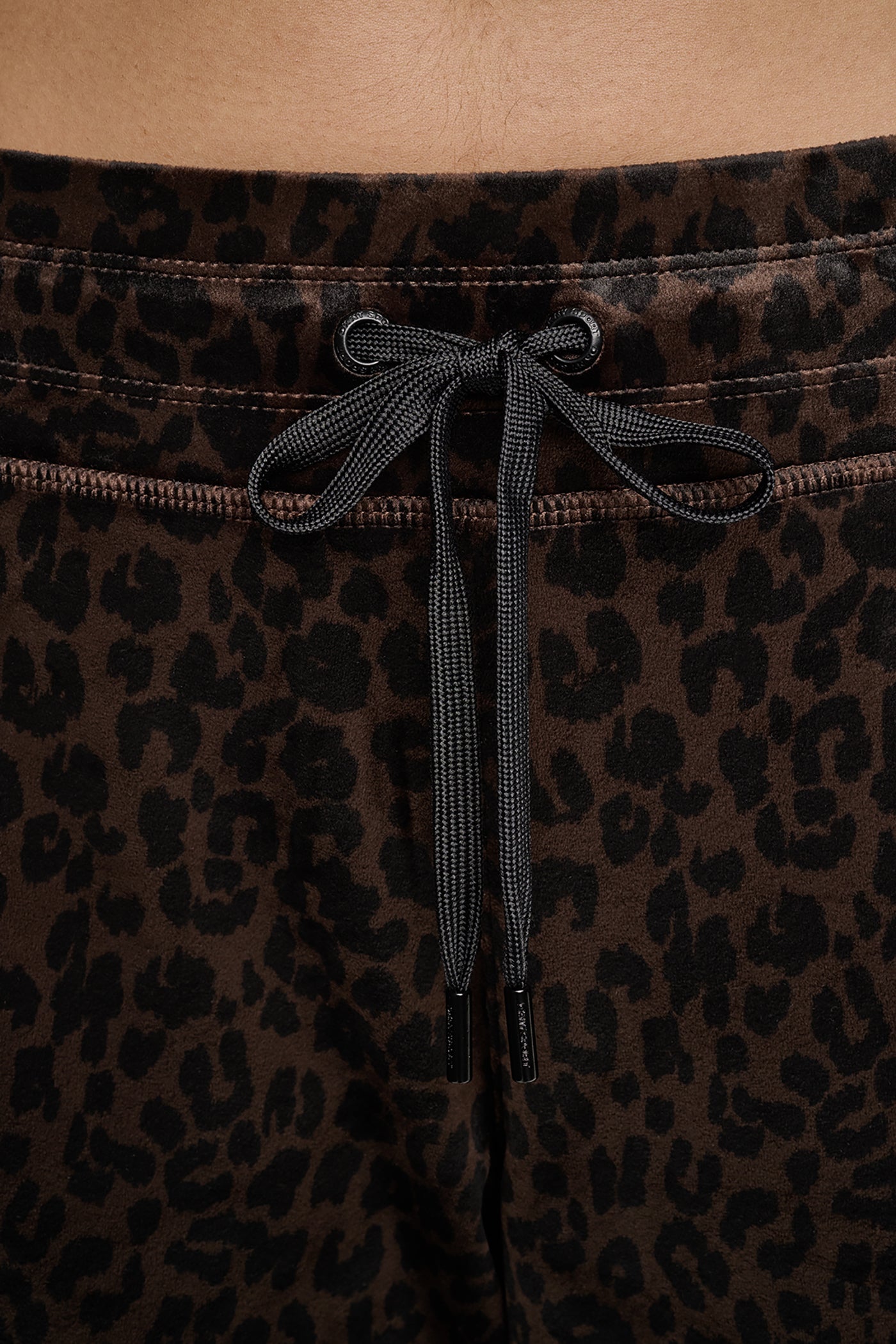 VELOUR ANIMAL PRINT MID-RISE PANT - Image 10